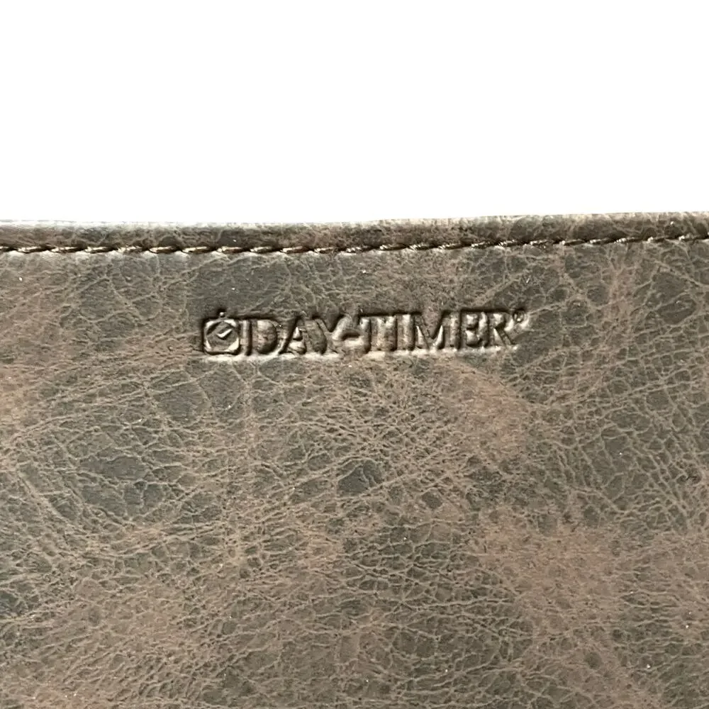 Day-Timer Distressed Brown Faux Leather Zip Around Planner Binder Organizer